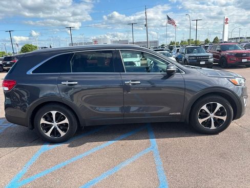 Used 2016 Kia Sorento EX w/ EX Premium Package AWD/4WD image 4