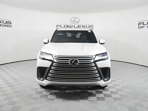 Used 2024 Lexus LX 600 4WD w/ Luxury Package image 2