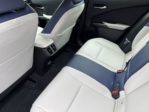 Used 2025 Lexus UX 300h FWD w/ Accessory Package (Z2) image 15