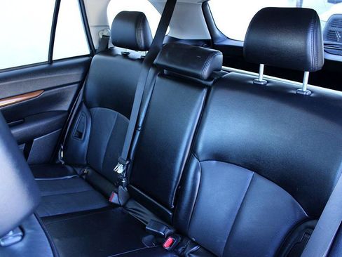 Used 2014 Subaru Outback 2.5i Limited image 12