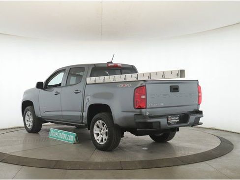 Used 2022 Chevrolet Colorado LT w/ LT Convenience Package image 8