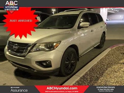 Used 2018 Nissan Pathfinder SL image 5