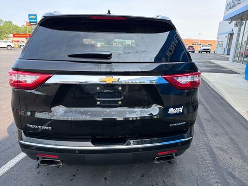 Used 2021 Chevrolet Traverse Premier w/ LPO, Floor Liner Package FWD image 3