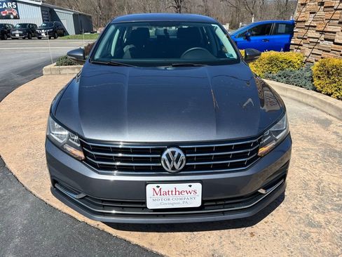 Used 2017 Volkswagen Passat 1.8T S image 2