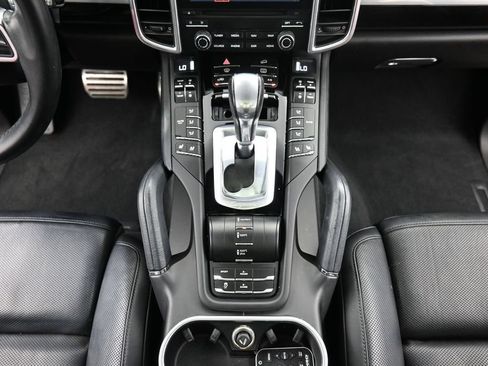 Used 2018 Porsche Cayenne S AWD/4WD image 14