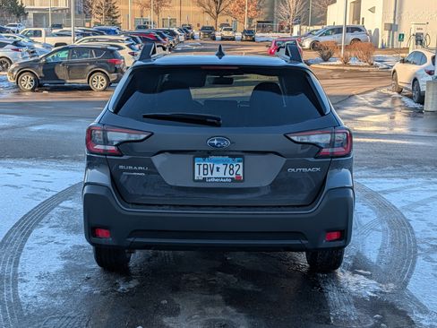 Used 2025 Subaru Outback Premium image 6