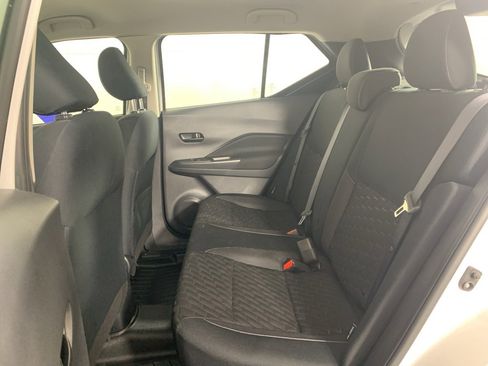 Used 2022 Nissan Kicks S image 30