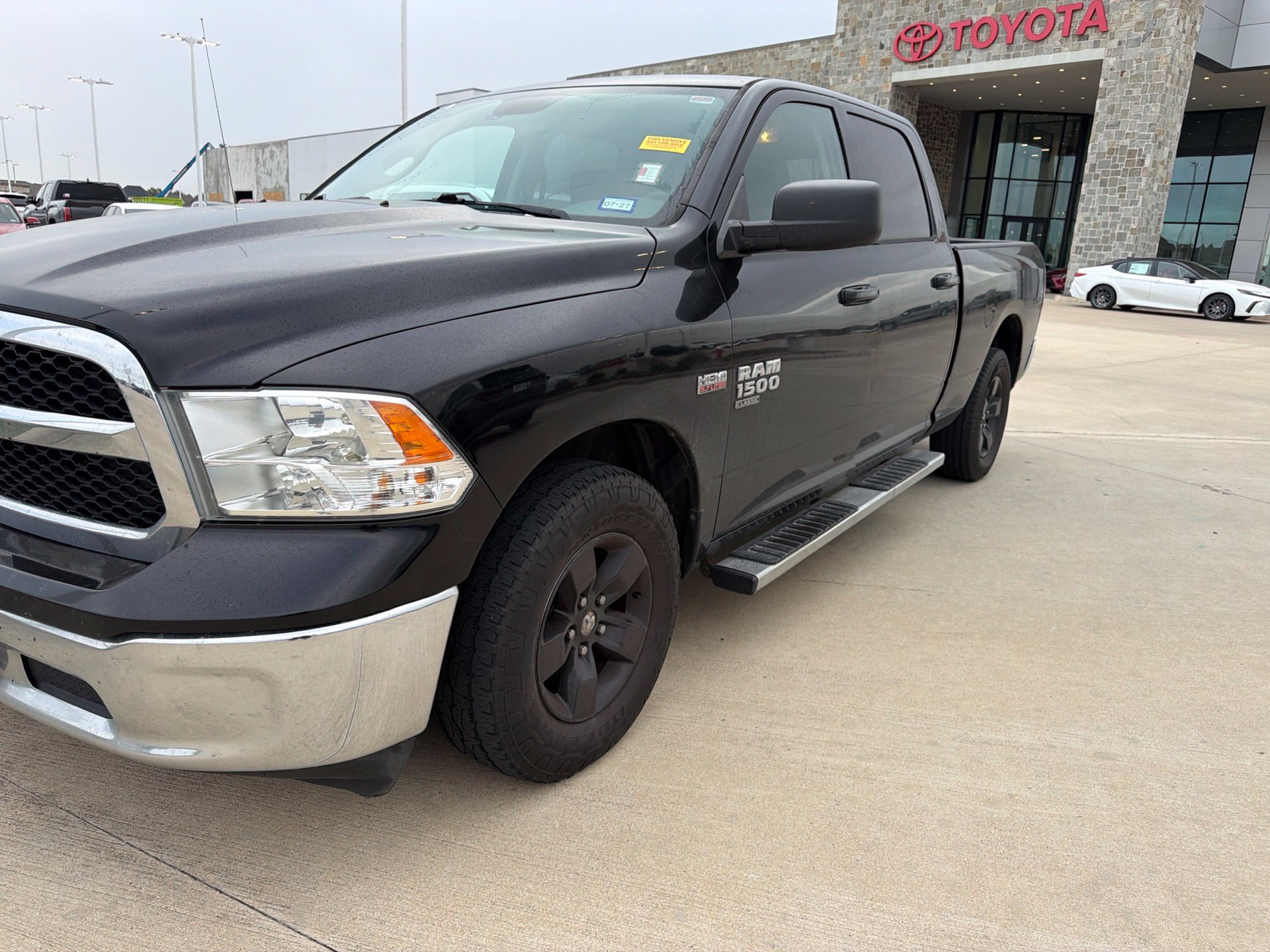 Used 2020 RAM 1500 Classic SLT RWD image 8