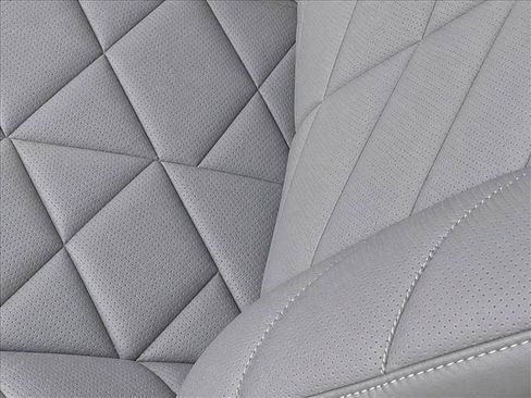 Used 2023 BMW 740i w/ Parking Assistance Package RWD image 19