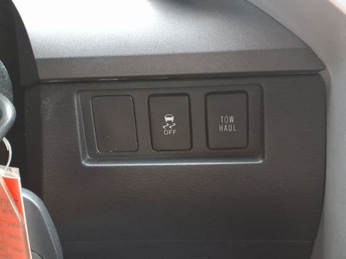 Used 2015 Toyota Tundra SR5 w/ TRD Off Road Package AWD/4WD image 22