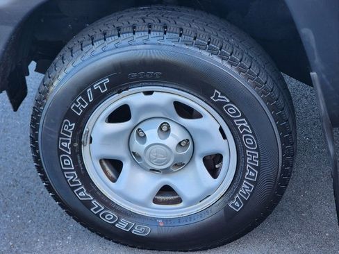 Used 2015 Toyota Tacoma PreRunner image 18