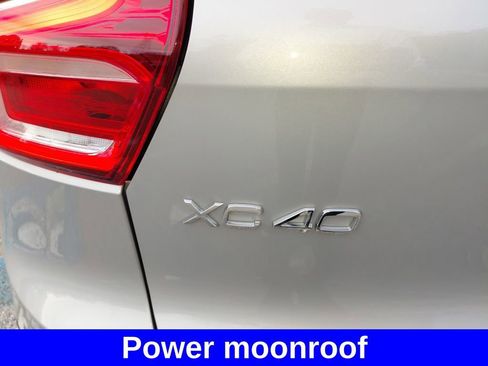 Used 2024 Volvo XC40 B5 Plus image 23