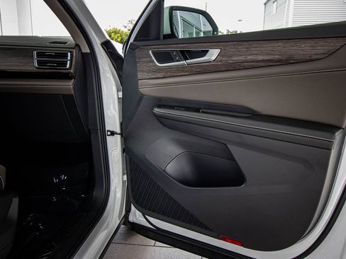 New 2026 Volkswagen Atlas SEL AWD/4WD image 21