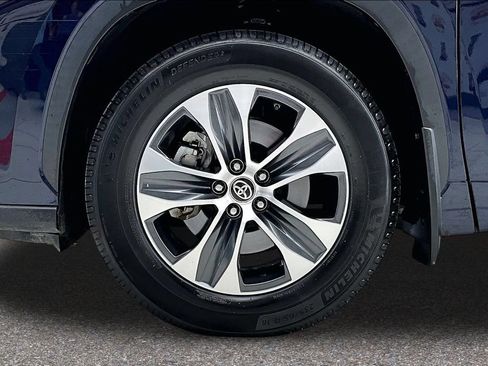 Used 2021 Toyota Highlander XLE FWD image 36