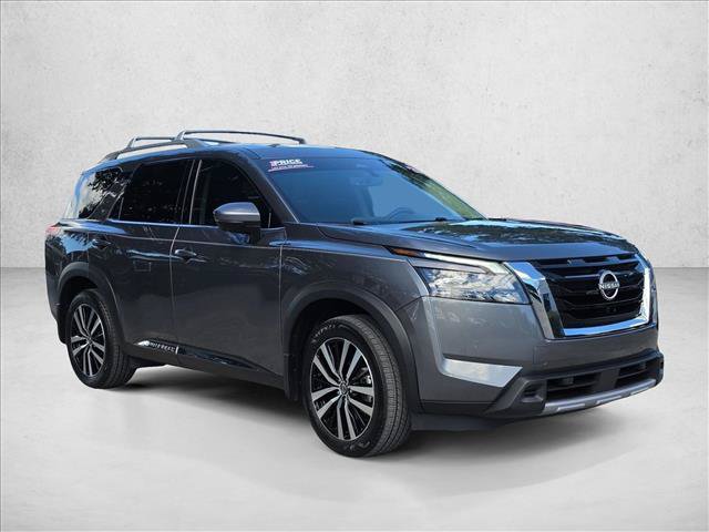 Used 2025 Nissan Pathfinder Platinum w/ Cargo Package FWD image 3