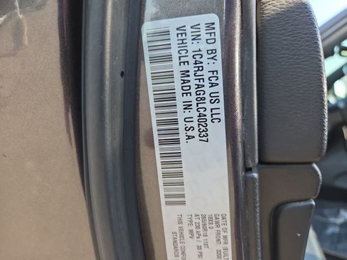 Used 2020 Jeep Grand Cherokee Laredo w/ Quick Order Package 2BN North AWD/4WD image 29
