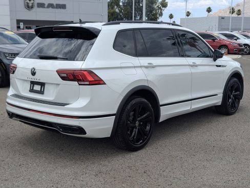 Used 2023 Volkswagen Tiguan SE R-Line FWD image 2
