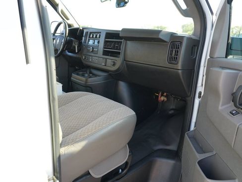 Used 2020 Chevrolet Express 3500 w/ Driver Convenience Package RWD image 20