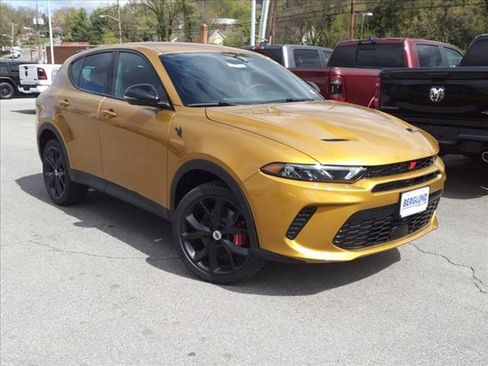 Used 2023 Dodge Hornet GT w/ Track Pack image 2