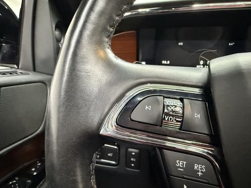 Used 2021 Lincoln Navigator Reserve AWD/4WD image 14