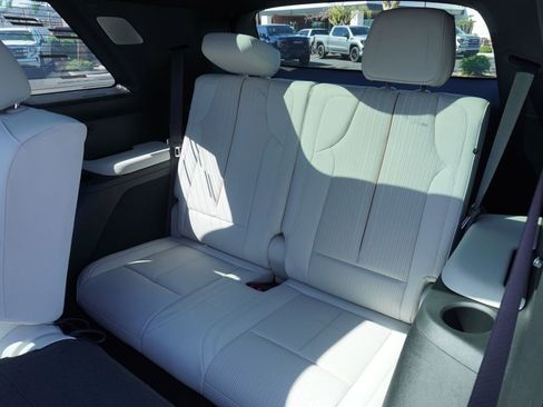 New 2026 Cadillac Vistiq Luxury image 10