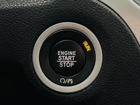 Used 2016 Chrysler 300 C AWD/4WD image 42