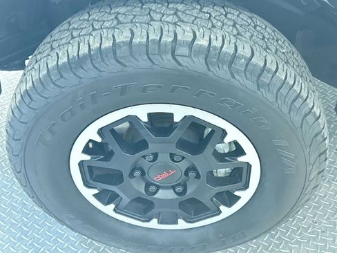 Used 2024 Toyota Tacoma TRD Off-Road image 10