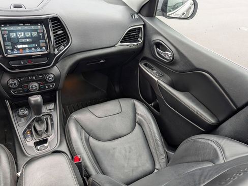 Used 2020 Jeep Cherokee Limited image 11