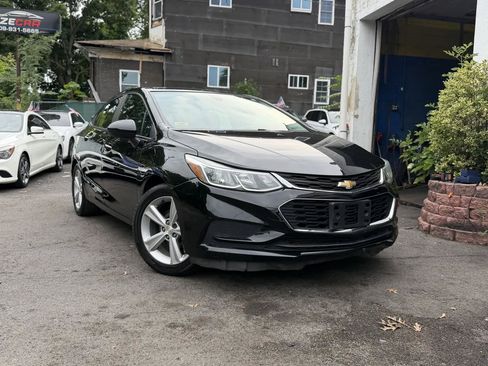 Used 2017 Chevrolet Cruze LS FWD image 16