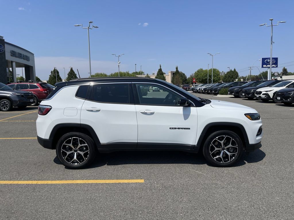 Used 2025 Jeep Compass Limited AWD/4WD image 11