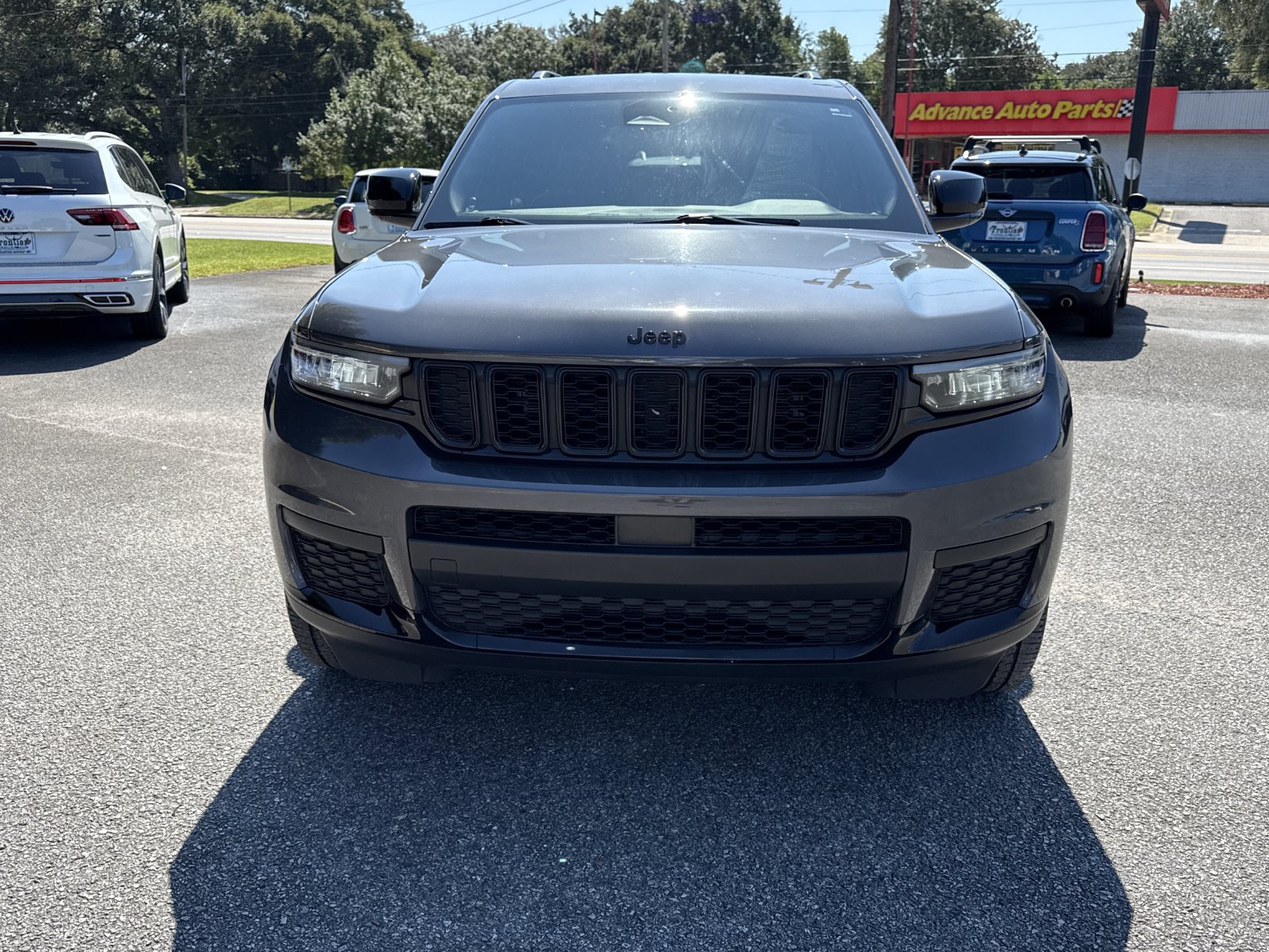 Used 2024 Jeep Grand Cherokee L Laredo AWD/4WD image 8