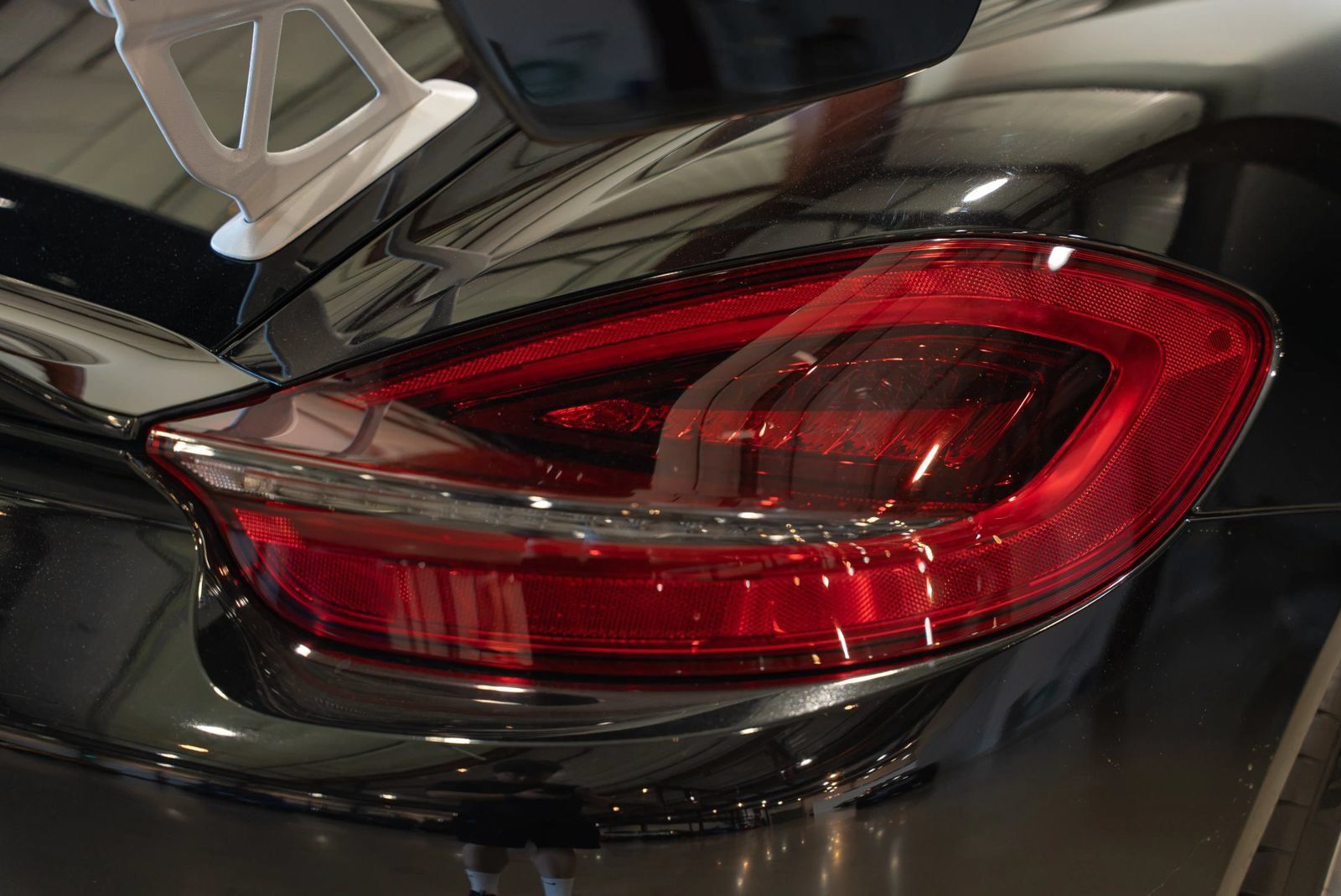Used 2016 Porsche Cayman GT4 RWD image 23