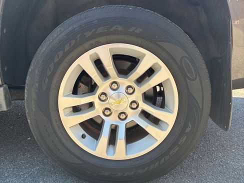 Used 2016 Chevrolet Tahoe LS w/ Enhanced Driver Alert Package image 19