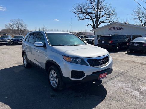 Used 2012 Kia Sorento LX AWD/4WD image 3