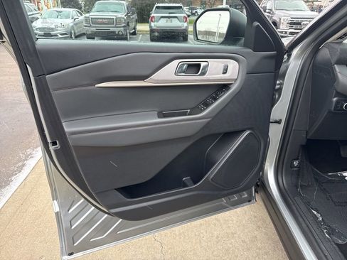 New 2025 Ford Explorer Active w/ Active Comfort Package image 12
