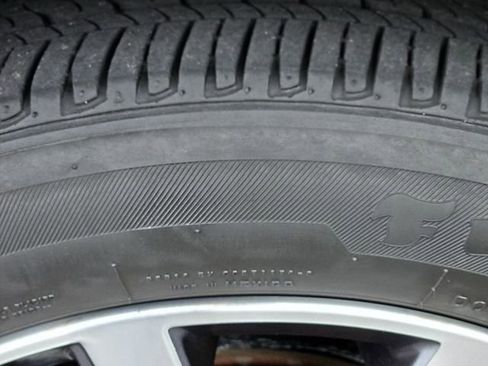 Certified 2024 Nissan Kicks SV image 11