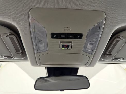 Used 2025 Toyota RAV4 XLE FWD image 38