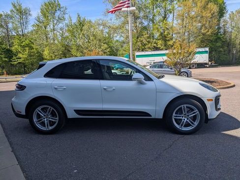 Used 2026 Porsche Macan AWD/4WD image 8