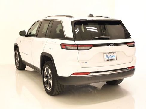 Used 2023 Jeep Grand Cherokee 4WD 4xe image 8