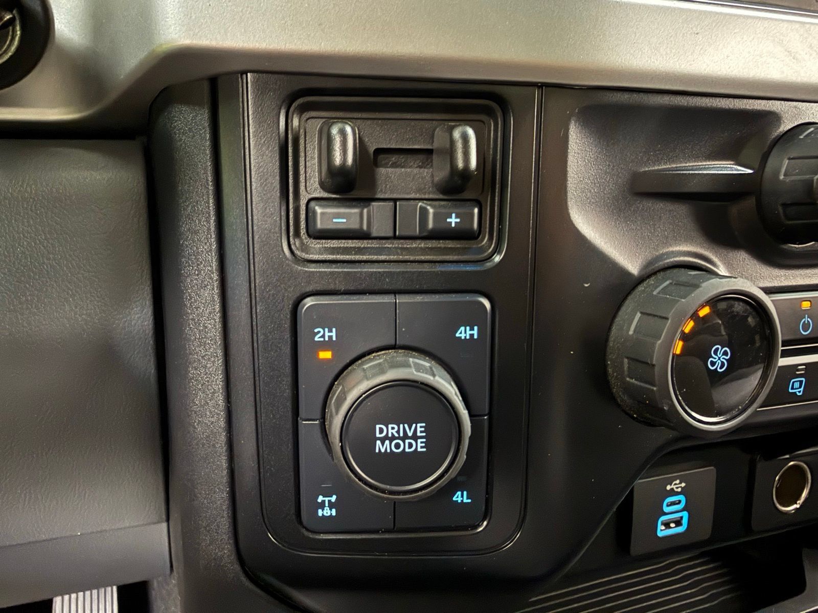 Used 2024 Ford F350 XL w/ STX Appearance Package AWD/4WD image 23