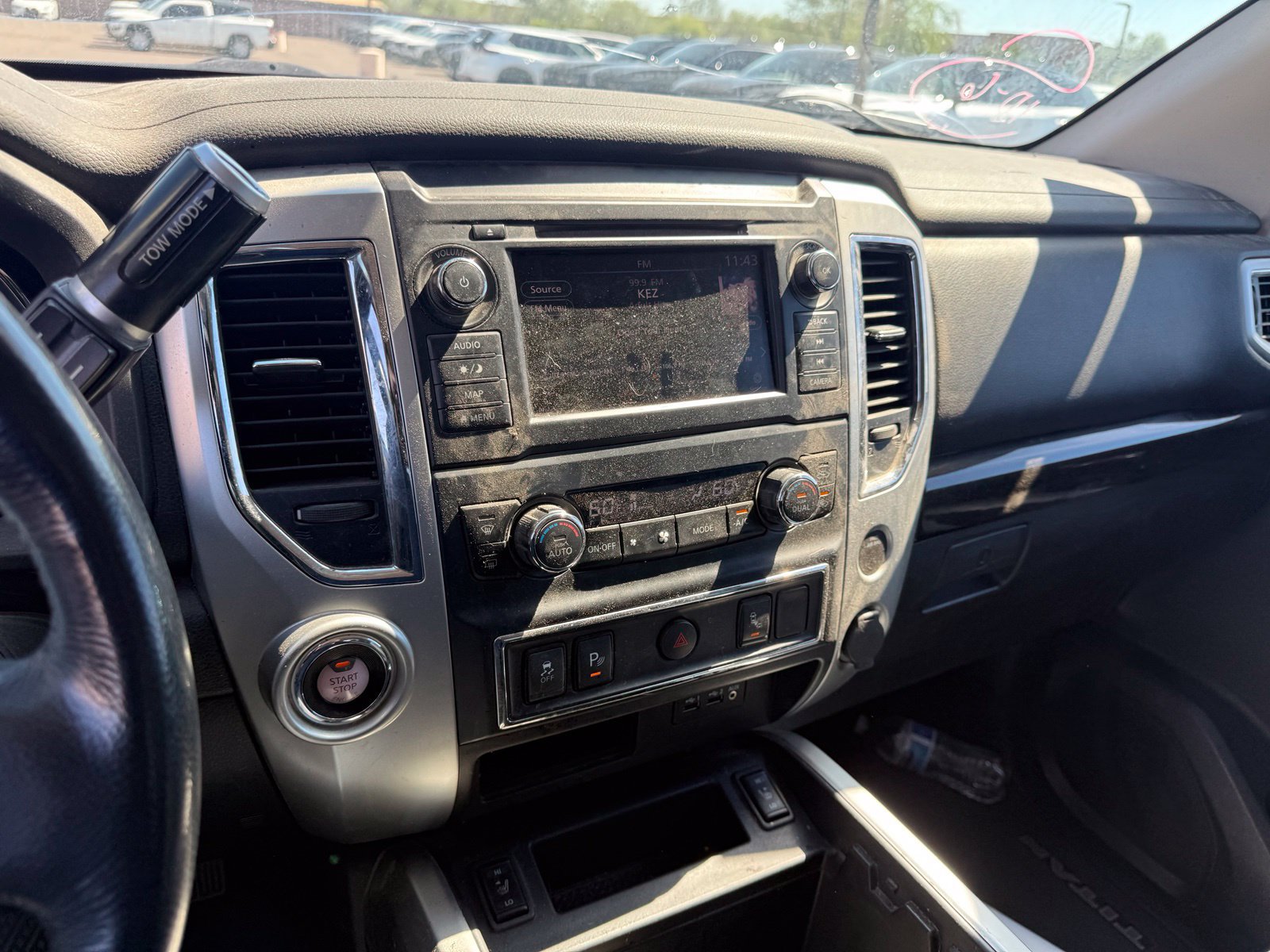 Used 2019 Nissan Titan SV w/ SV Convenience Package RWD image 21