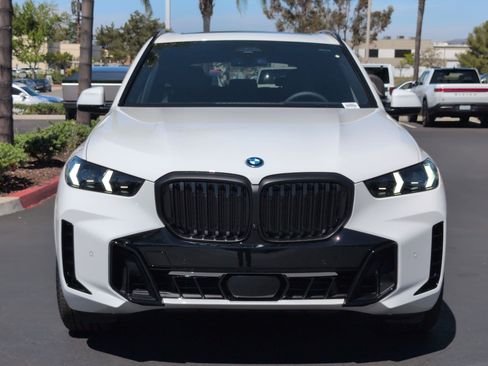 New 2026 BMW X5 xDrive50e w/ M Sport Package AWD/4WD image 3