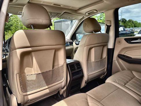 Used 2019 Mercedes-Benz GLE 400 4MATIC image 18