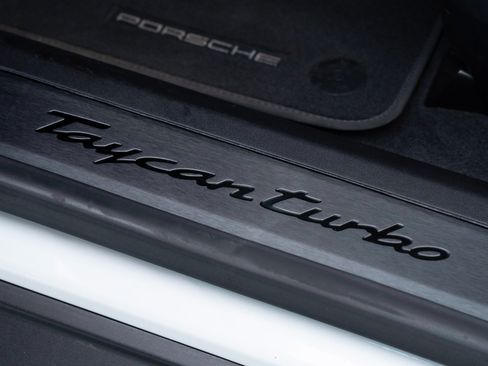 Certified 2022 Porsche Taycan Cross Turismo AWD/4WD image 14
