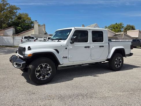 New 2026 Jeep Gladiator Sahara image 3