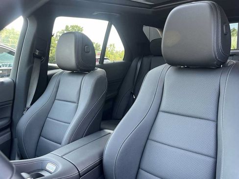 Certified 2025 Mercedes-Benz GLE 450e 4MATIC image 28