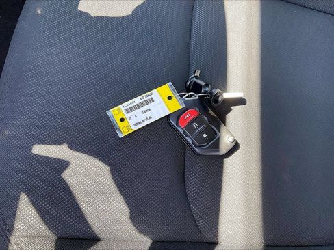 Used 2023 Jeep Gladiator Overland AWD/4WD image 32
