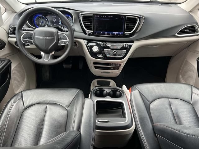 Used 2022 Chrysler Pacifica Touring-L FWD image 14