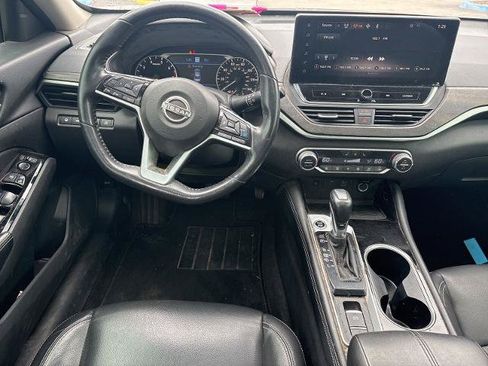 Used 2024 Nissan Altima 2.5 SL FWD image 11