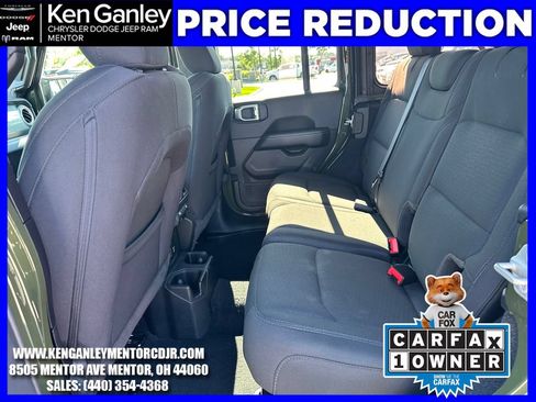 Used 2023 Jeep Wrangler Unlimited Sahara w/ Cold Weather Group AWD/4WD image 22